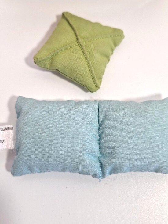 Loving Family Deluxe Parents Bedroom 2007 Bed Pink Robe Furniture Pillows - Picture 11 of 14